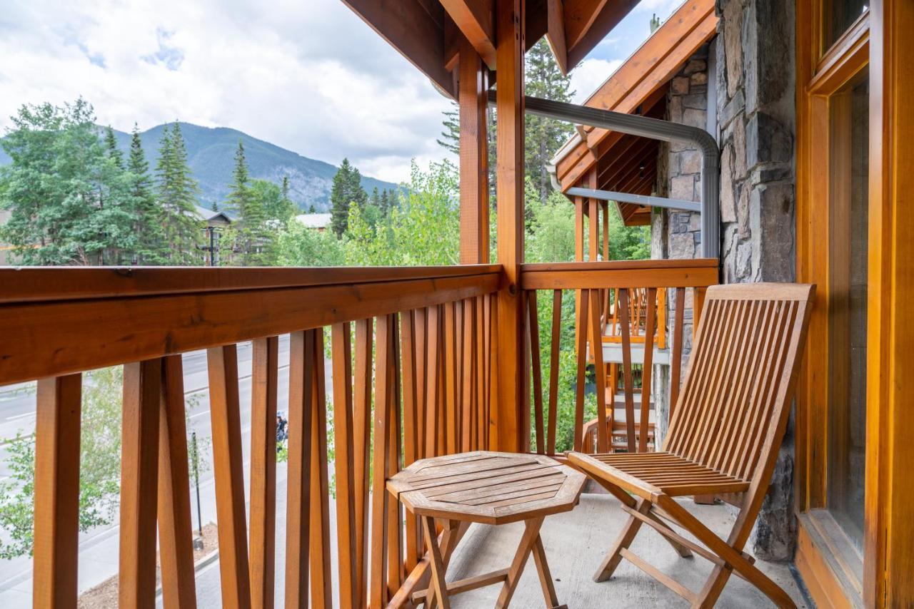 Fox Hotel And Suites Банф Экстерьер фото