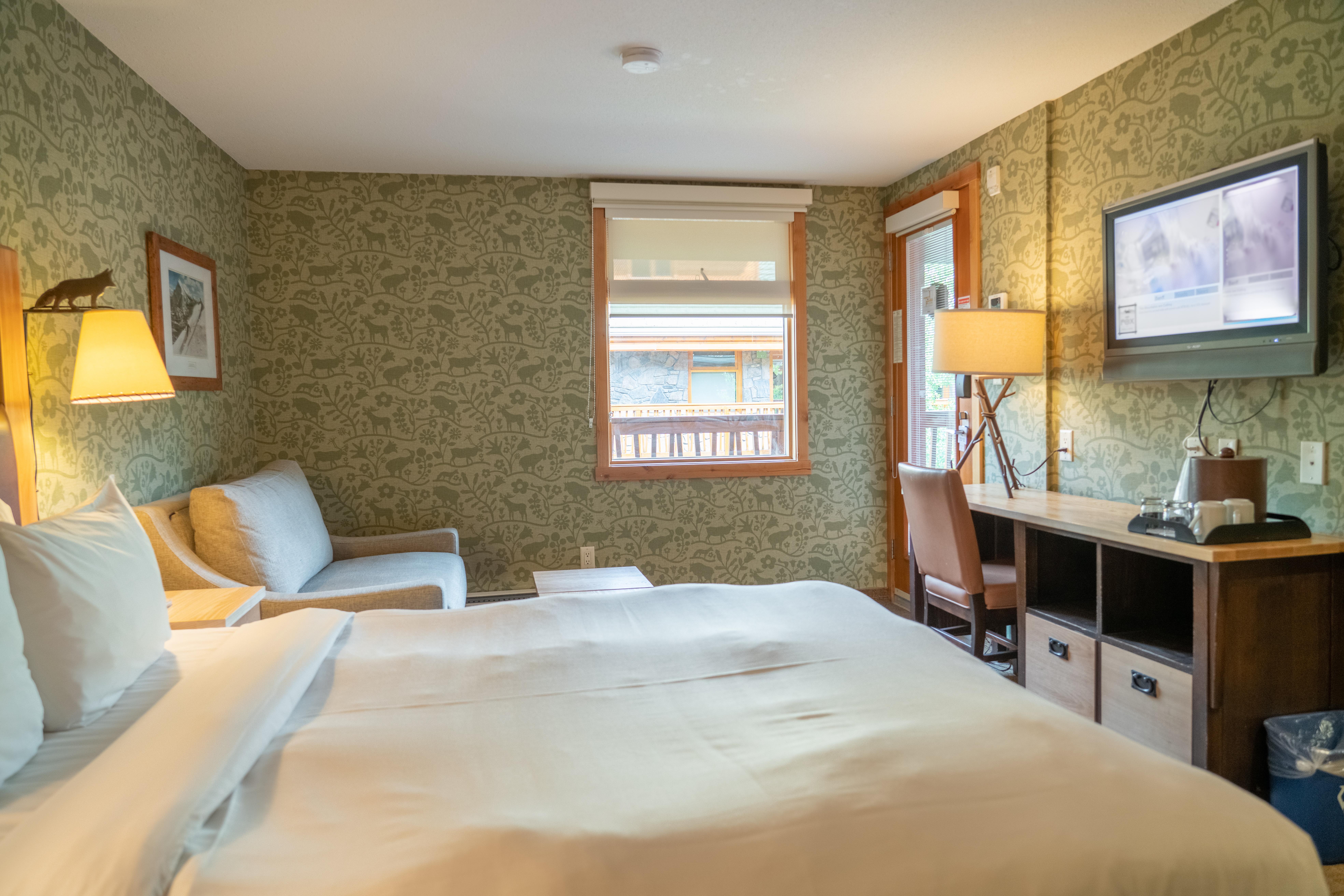 Fox Hotel And Suites Банф Экстерьер фото