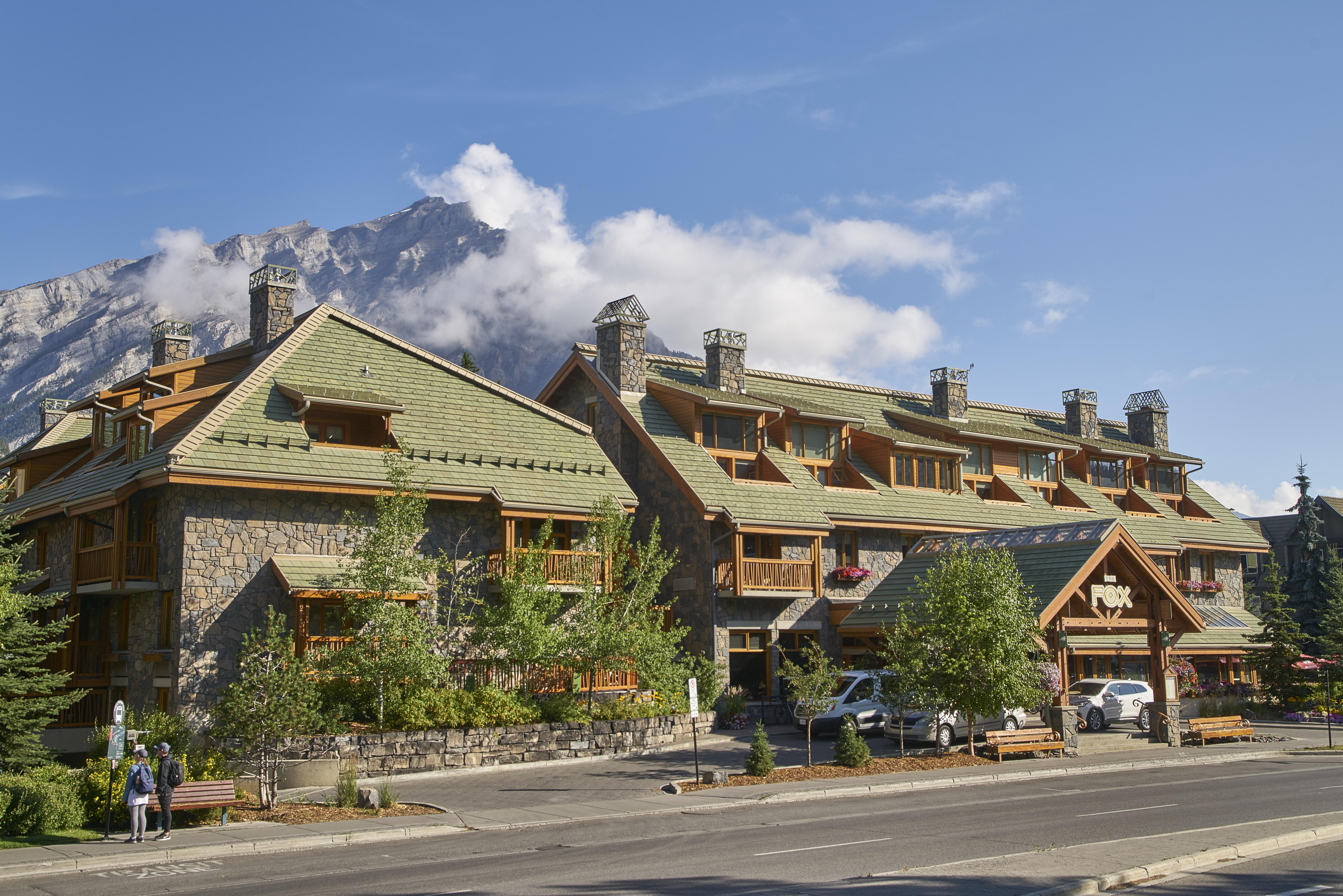 Fox Hotel And Suites Банф Экстерьер фото